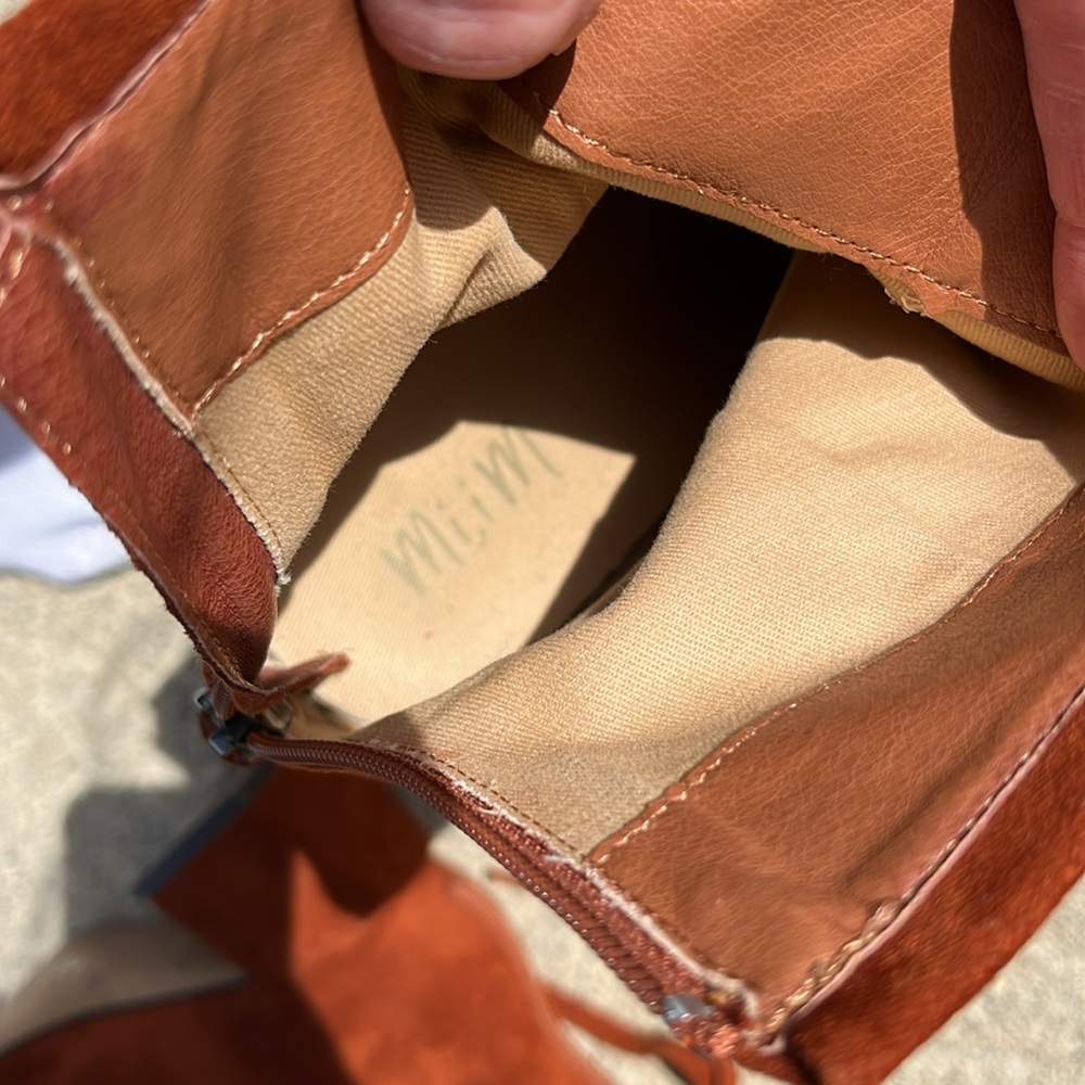 Like new orange Mi.iM faux suede short boots size 8 - Picture 10 of 13